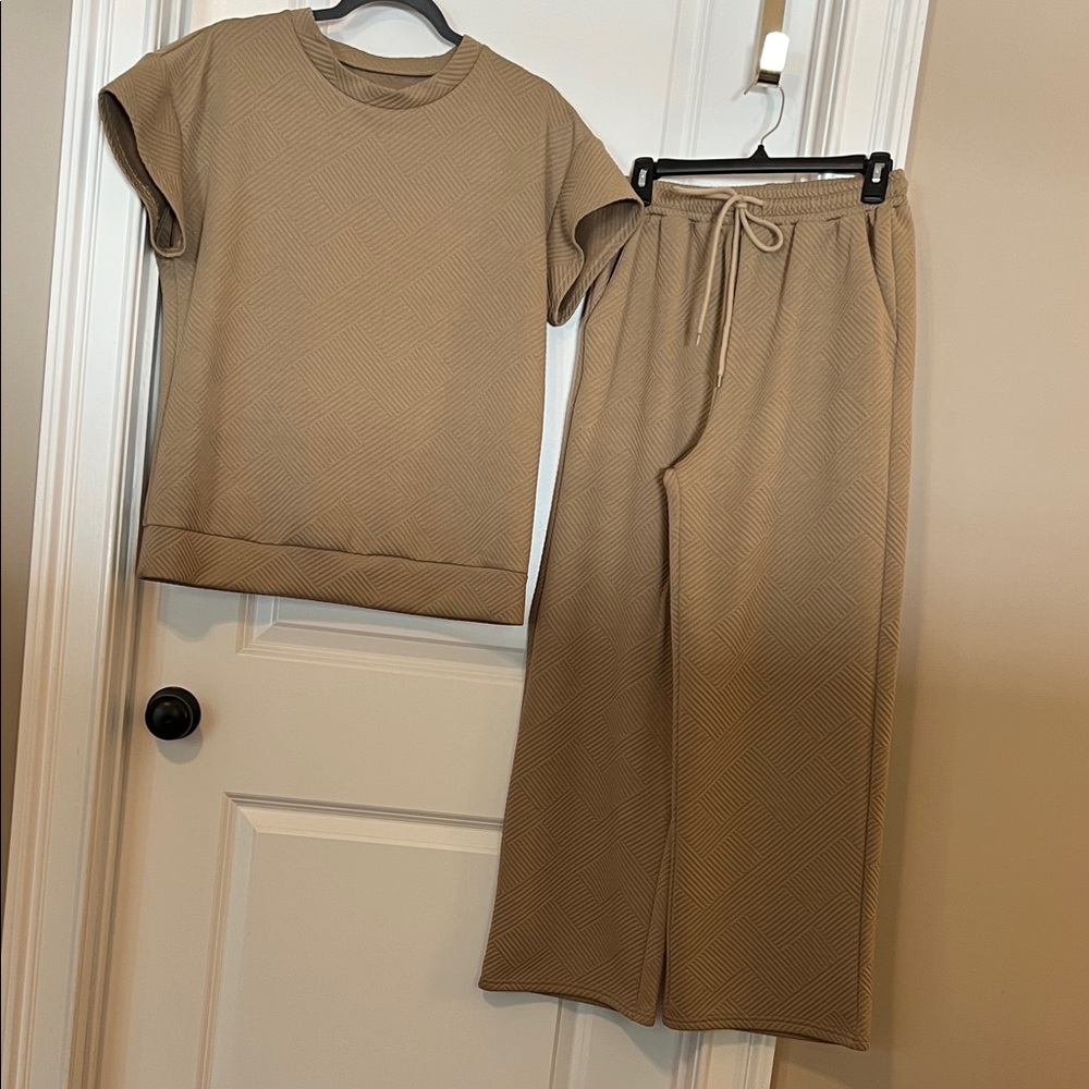 Tan Textured Lounge Set Size Medium